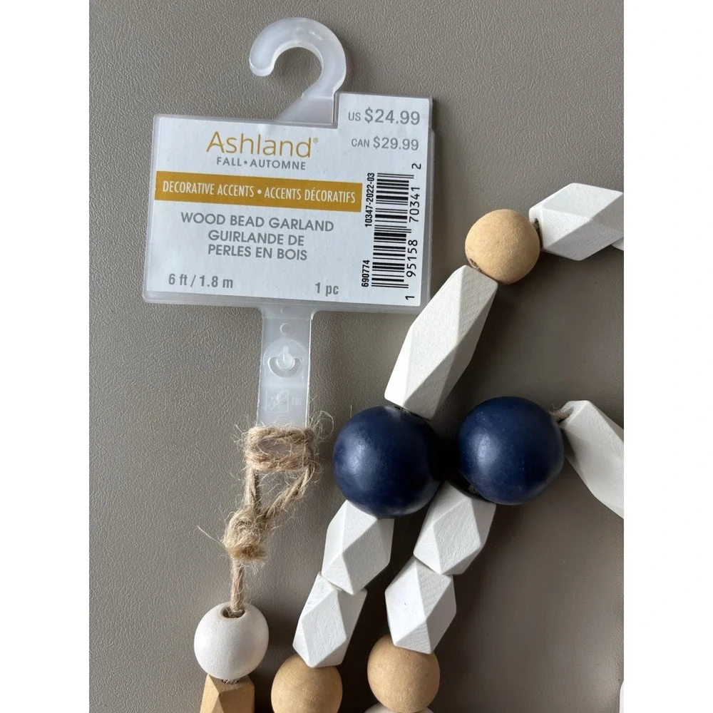 NWT Ashland 6 Foot Bead‎ Garland - Beaded Wood White Blue